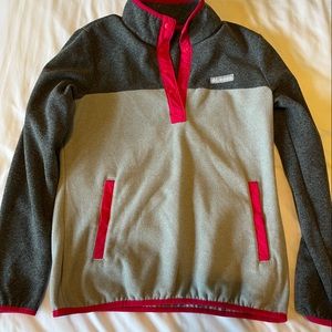 Columbia Pullover - Size Medium